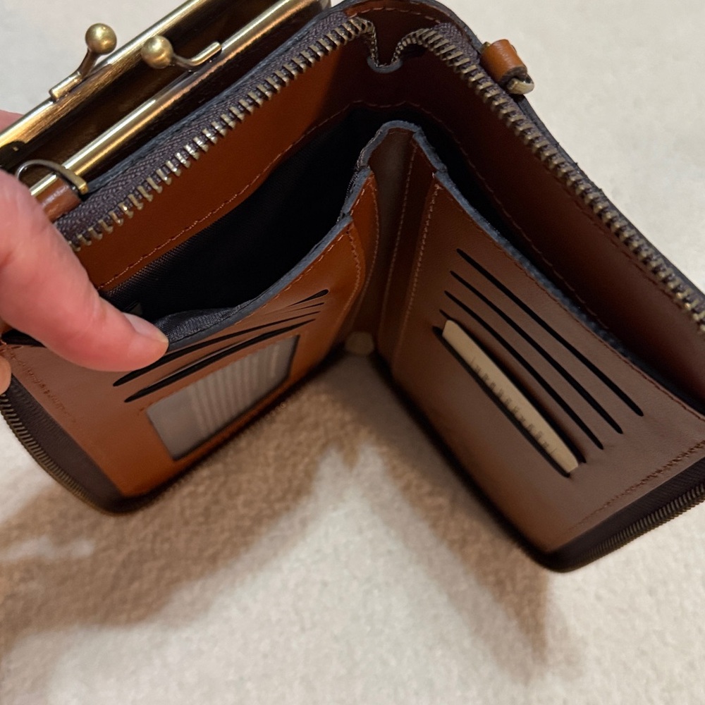 Patricia Nash Brown Tooled Leather Crossbody Zip Wallet/Purse NWT - Picture 5 of 10